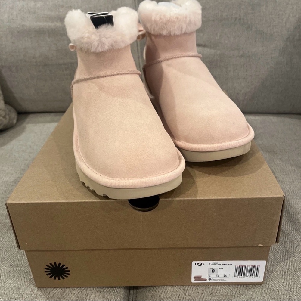 UGG Mini Short Boots in Light Pink Suede Mini Bailey mixed bow
